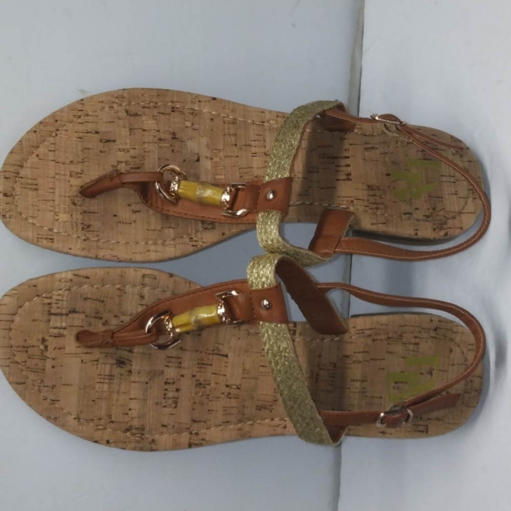 DB Sandals - Picture 8 of 8